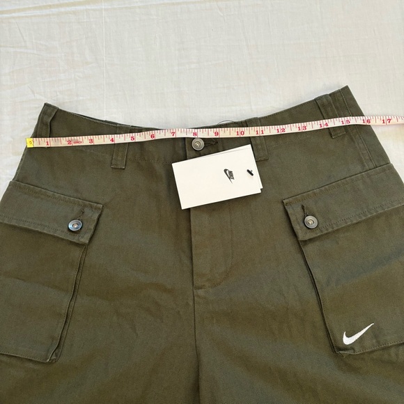 Nike Life Woven P44 Cargo Canvas Shorts Olive Green FJ7137-325 Men’s Size 30 - Picture 2 of 6